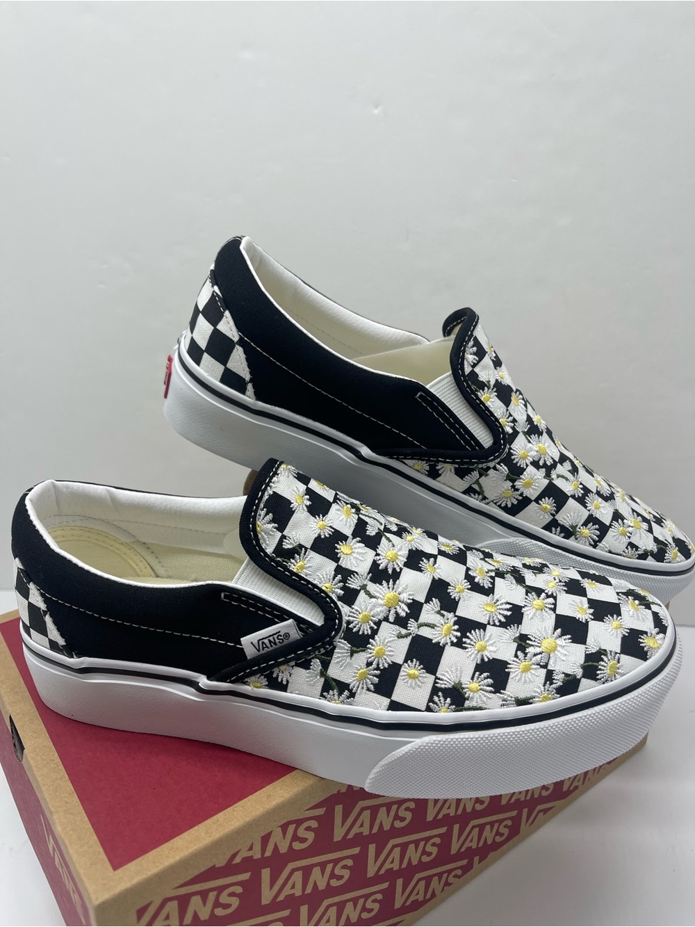 Vans Classic Slip-On Platform FLORAL CHECKERBOARD BLACK/WHY
VN000EA9BA2 Sneakers - Picture 9 of 16